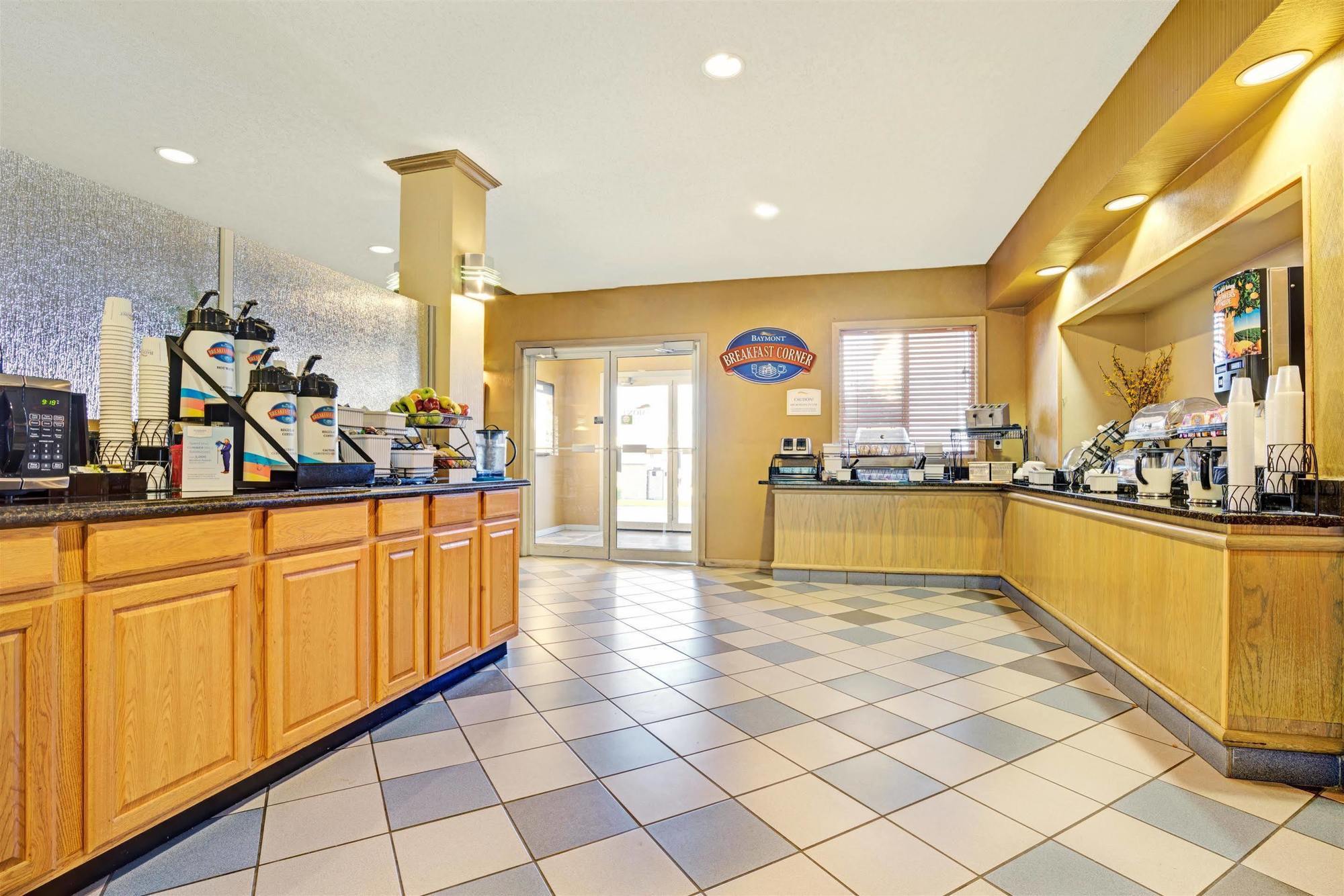 Baymont By Wyndham Wahpeton Hotel Kültér fotó